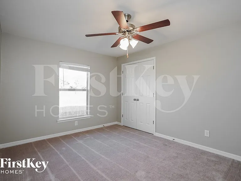 1139 SW 29th St — Photo 11