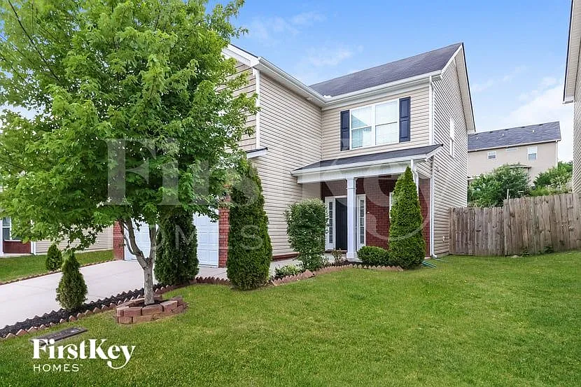 3 bed, 2.5 bath, 1679 sqft, $2,220 — Photo 2
