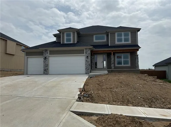 8725 N Cypress Ct, Kansas City, MO 64156
