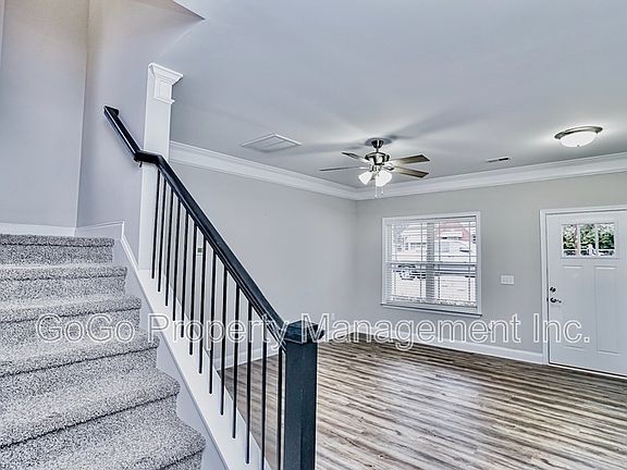 2nd image of 206 Snow St
