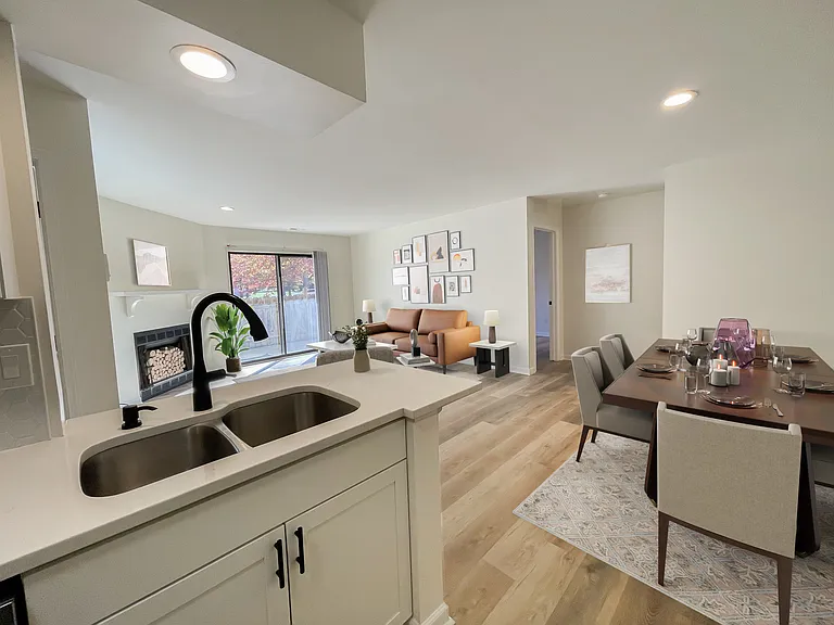 2295 Hedgerow Rd #A — Photo 5