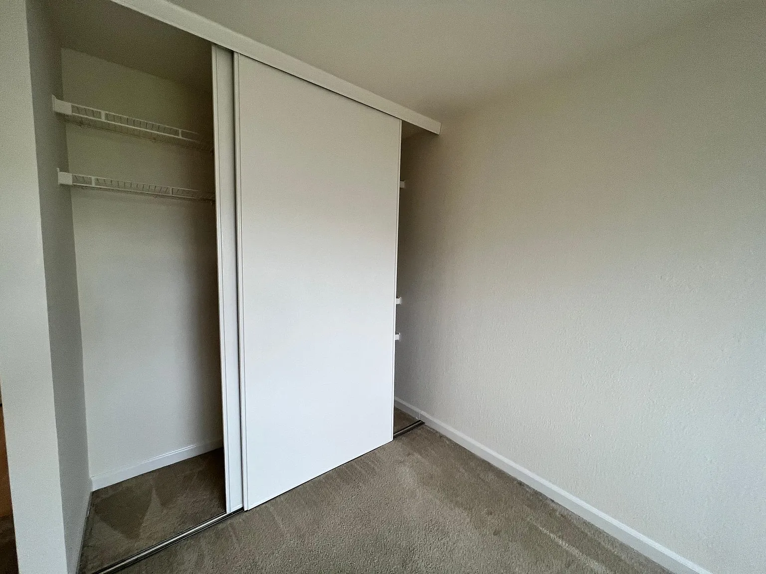 1 bed, 693 sqft, $2,400 — Photo 4
