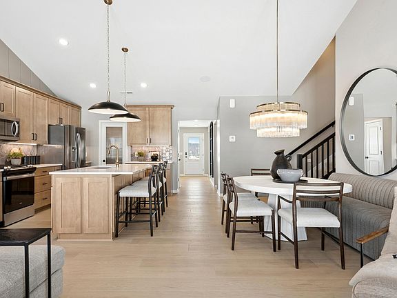 5th image of 1794 Tamarack Rd