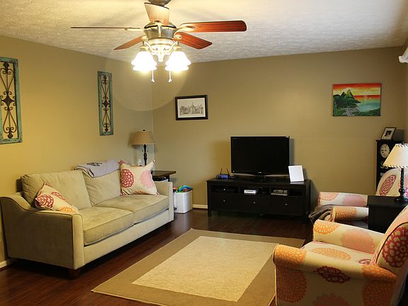 2nd image of 108 Heather Glen Ln