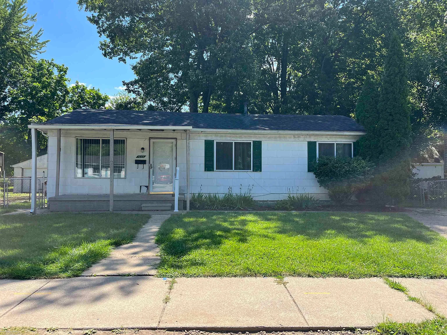 1688 Conway Ave photo 1