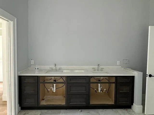 1886 Timothy Dr — Photo 10