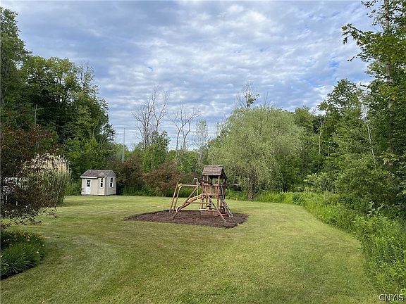 3rd image of 2388 Sourwood Dr