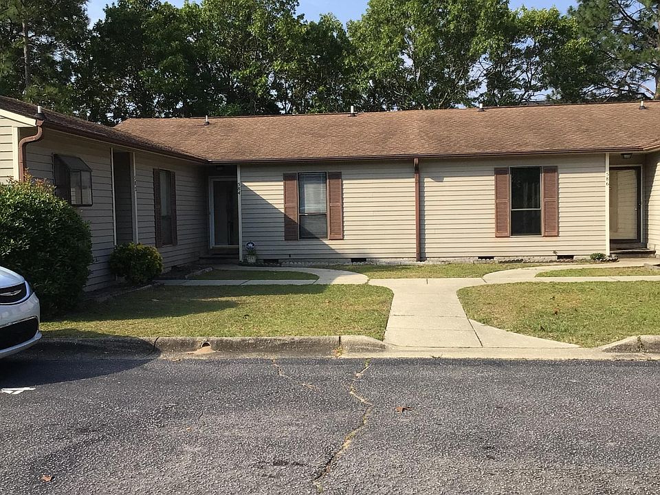 1st image of 584 Countrytown Dr