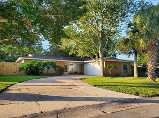 555 Eagle Dr, Holly Hill, FL 32117