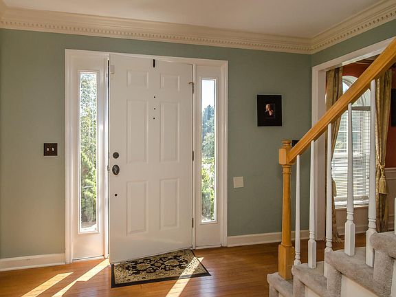 5th image of 10105 Longford Dr