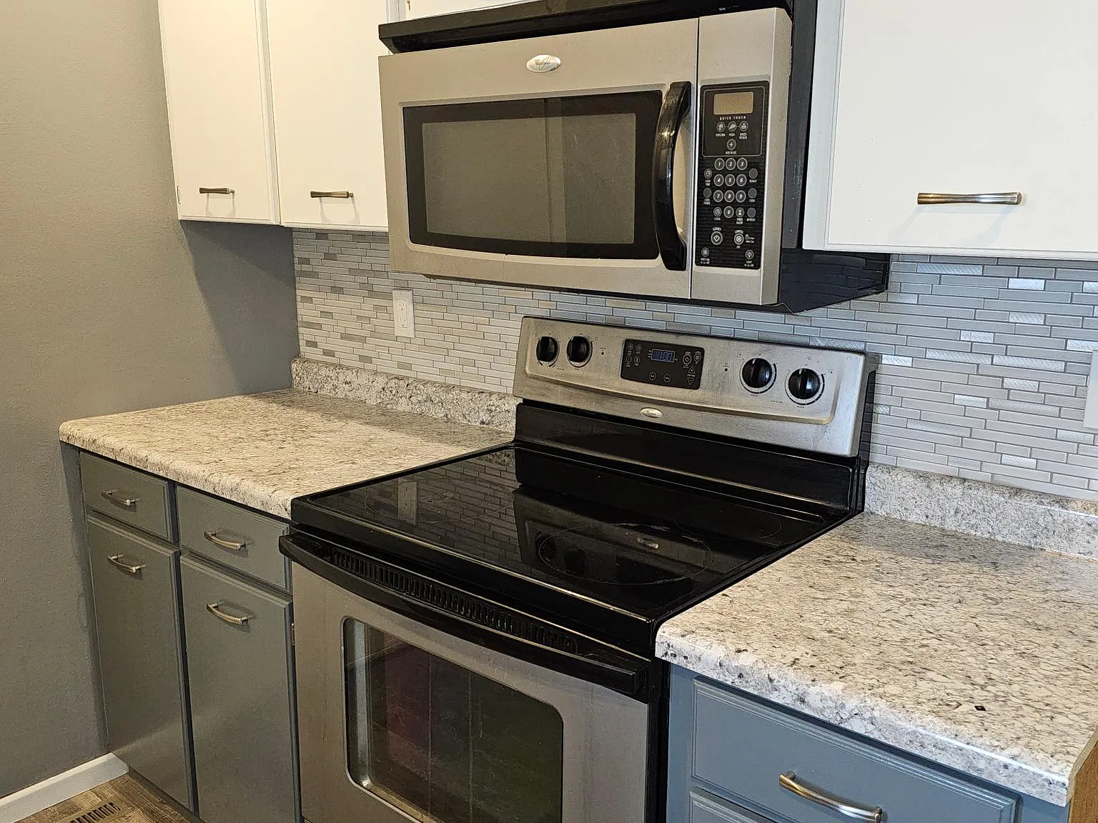 4 bed, 2.5 bath, 2100 sqft, $1,950 — Photo 3
