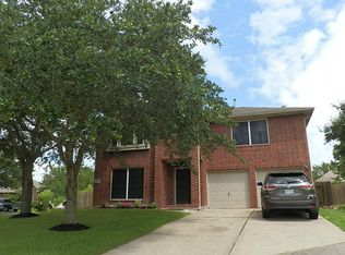 401 Stockbridge Ln, Dickinson, TX 77539