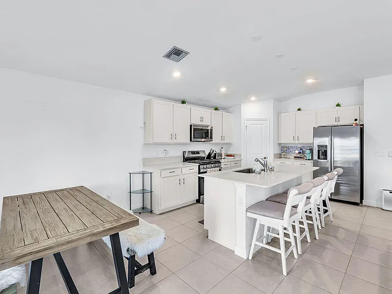 6339 NW Windwood Way — Photo 14