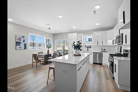2126 Titanium Rock Rd — Photo 5