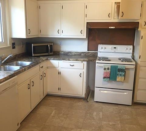 2nd image of 10308 Arvilla Ave NE