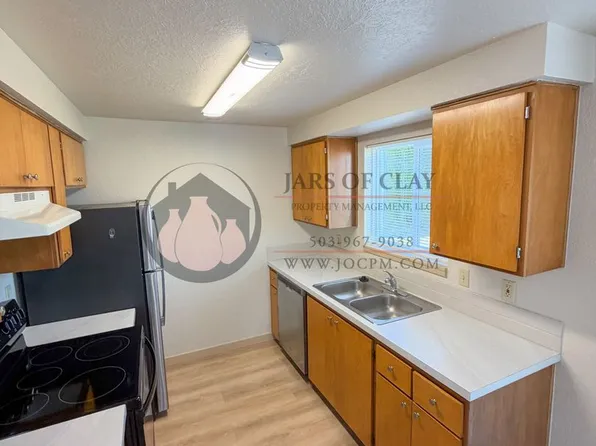 1835 & 1837 Wilding Pl, Stayton, OR 97383