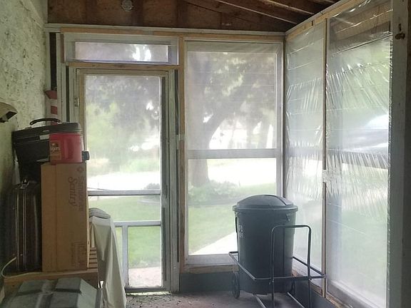 Screened in porch