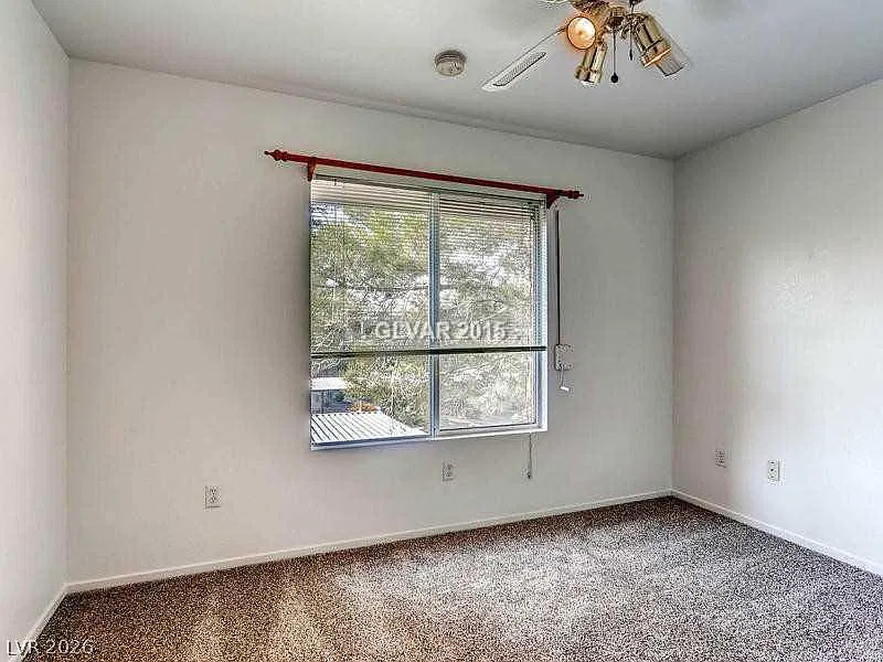 2 bed, 2.5 bath, 948 sqft, $1,400 — Photo 4