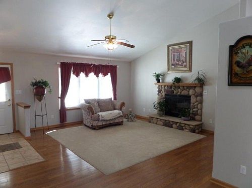 4th image of 8153 S Wynona Dr