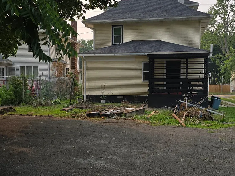 1704 E Main St — Photo 31