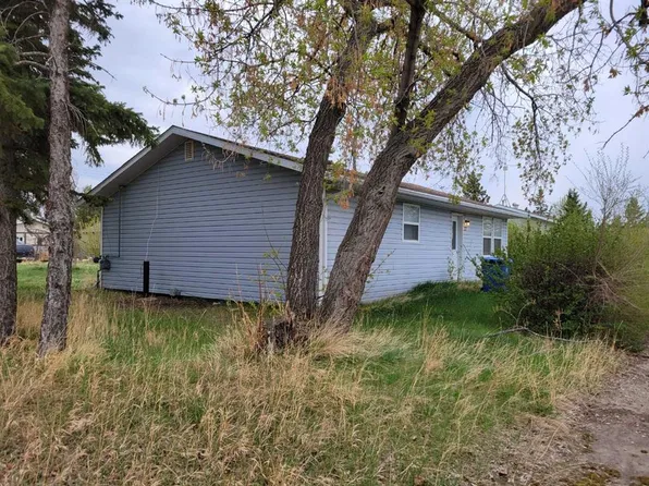 320 W 7th Ave NE #27, Three Hills, AB T0M 2A0