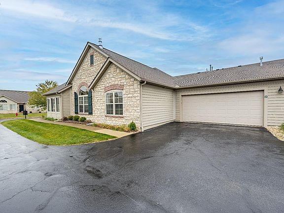 2nd image of 2830 Canterbury Cir #D