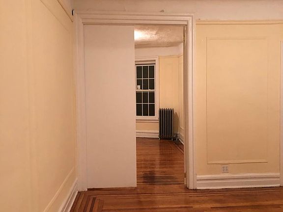 4th image of 323 E Mosholu Pkwy N APT 3G