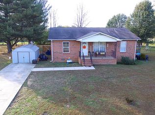 819 Luttrell Ave, Smithville, TN 37166