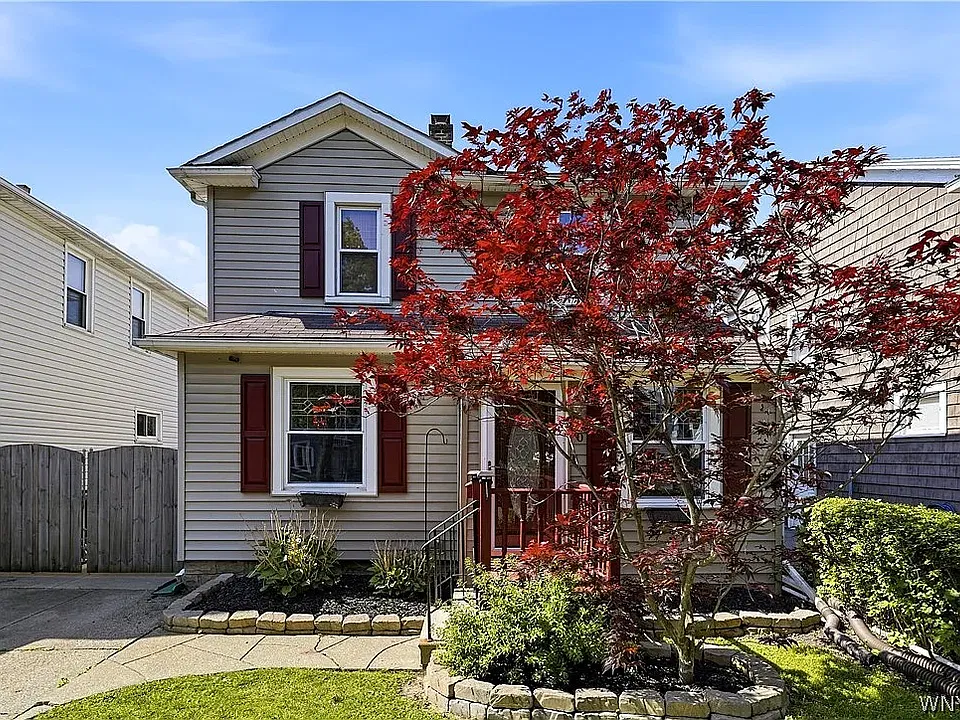 80 Mayville Ave