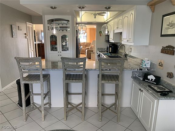 5th image of 1628 SE 46th St APT 6