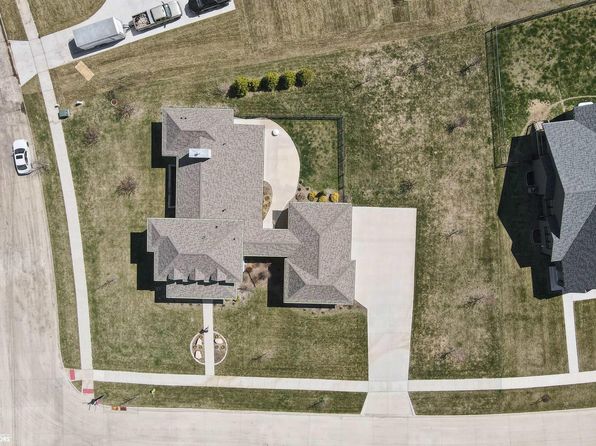 410 N 36th St, Cumming, IA 50061