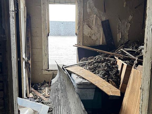 5th image of 400 S 12th St