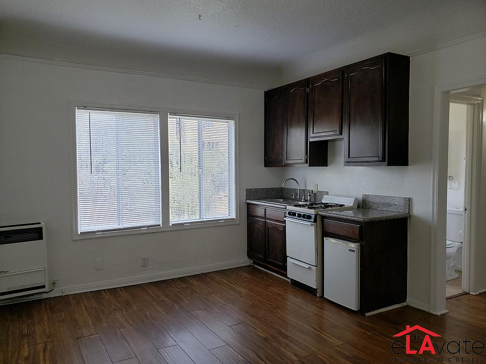 1st image of 437 W 50th St #12