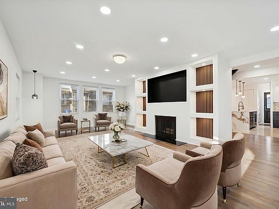 2nd image of 323 Derwyn Rd