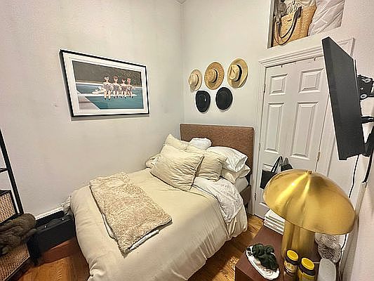 5th image of 31 Bank St APT 5E