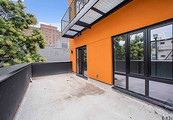 2nd image of 99 Varet St #12