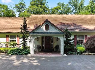9 Hunt Club Ln, Malvern, PA 19355