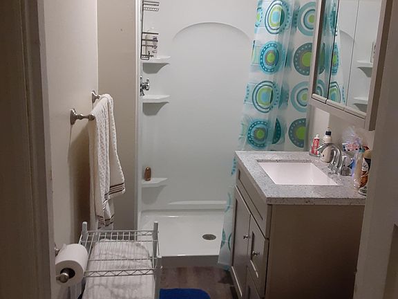 3rd image of 166 Jewett St Floor 2
