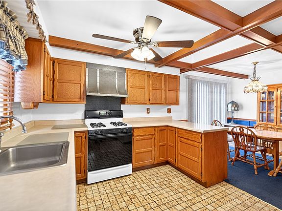3rd image of 1317 Overdale Dr