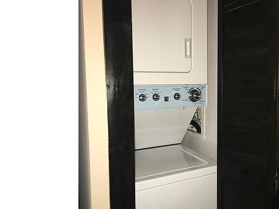 4th image of 1112 Green Pine Blvd APT D3
