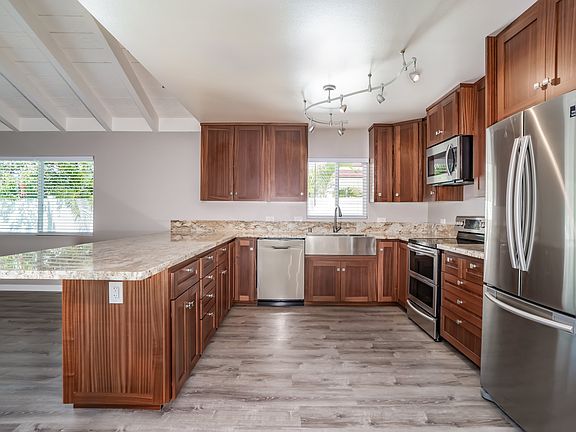 2nd image of 270 Kawailani Cir