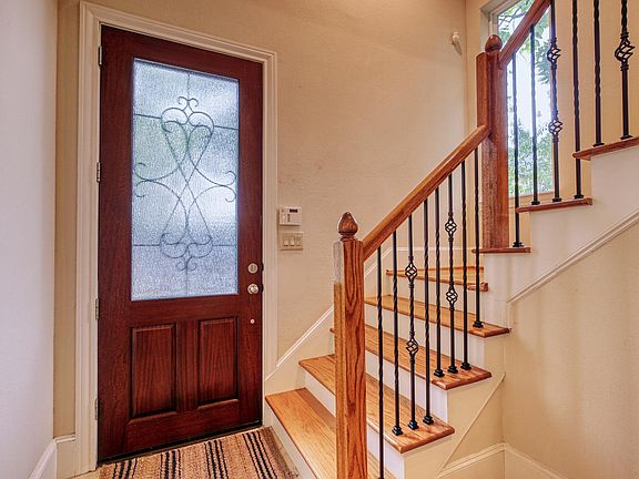 2nd image of 1021 W 21st St #A