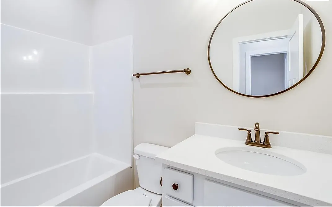 4 bed, 1800 sqft, $1,995 — Photo 2