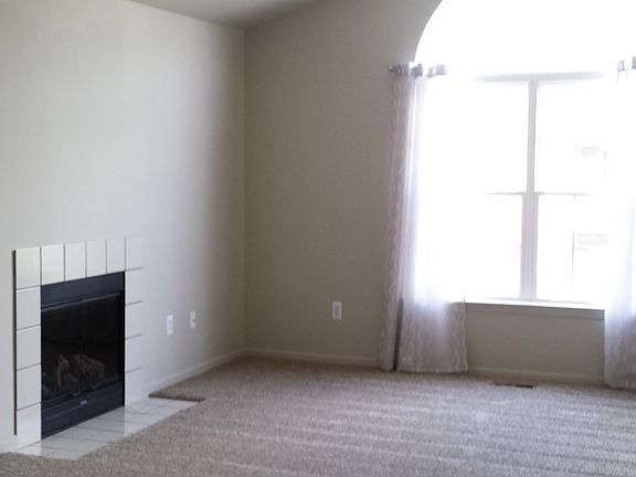 4th image of 15342 Cornell Dr