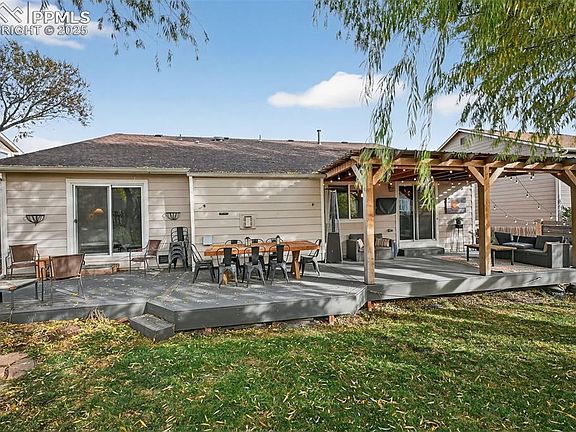 5th image of 13937 Hudson Way