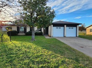 1018 N Seaman St, Eastland, TX 76448