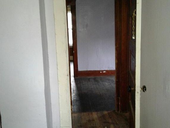 2nd image of 2813 Roanoke Ave