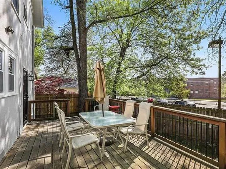 415 Greenway Ter — Photo 10