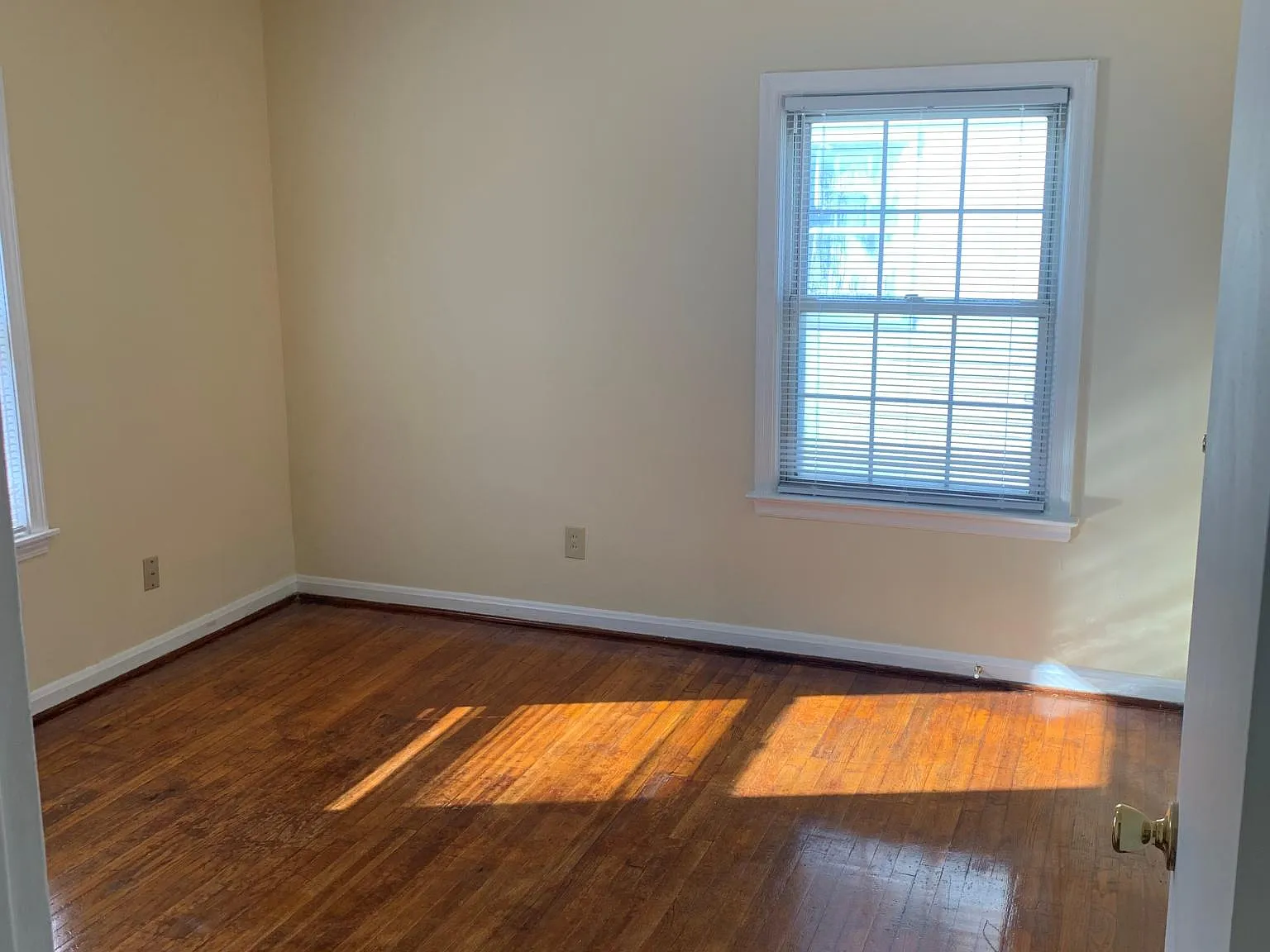 2 bed, $995 — Photo 4