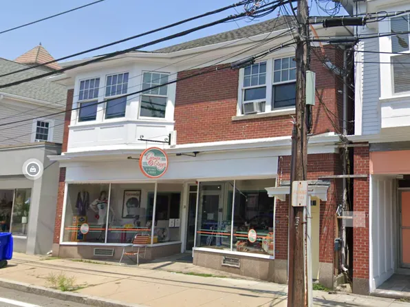 18 Child St, Warren, RI 02885